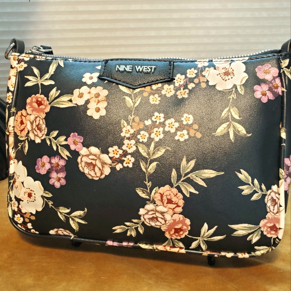 NWOT Nine West Wristlet/Make-up Bag